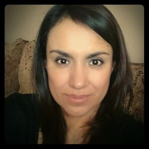 Meet your Posher, Claudia